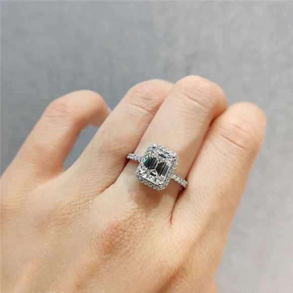 2 carat  emerald cut moissanite engagement ring-  925 sterling silver D-FL - Picture 2 of 4